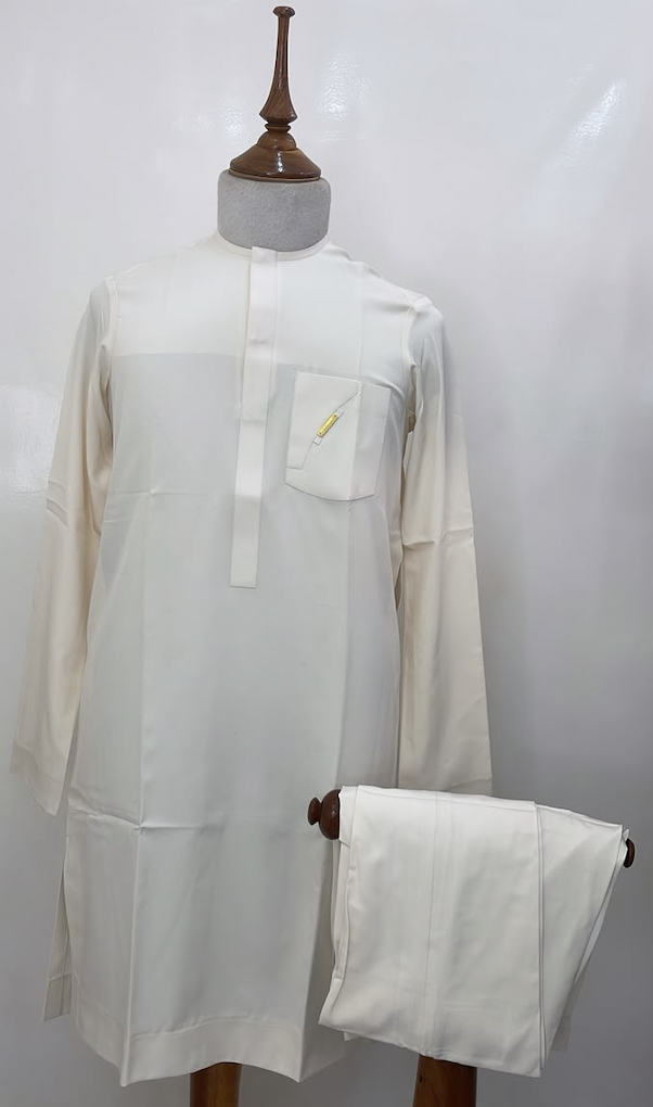 Ensemble africain homme — beige, coupe simple — photo réelle fournie par la boutique